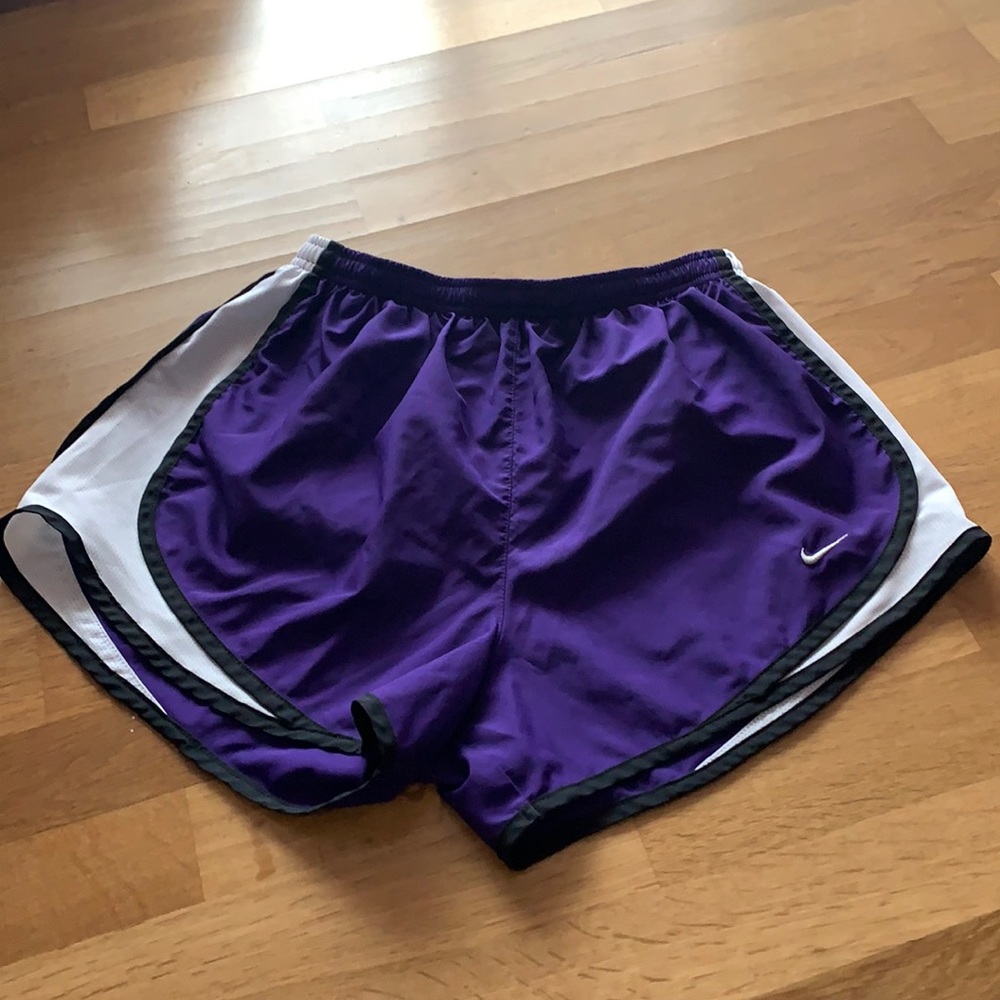 NIKE RUNNING SHORT SIZE M